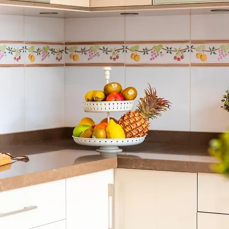 Melyna Private Heated Pool アデヘ