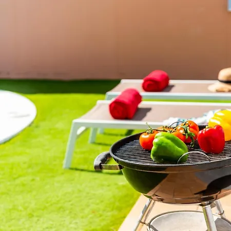 Melyna Private Heated Pool ヴィラ アデヘ