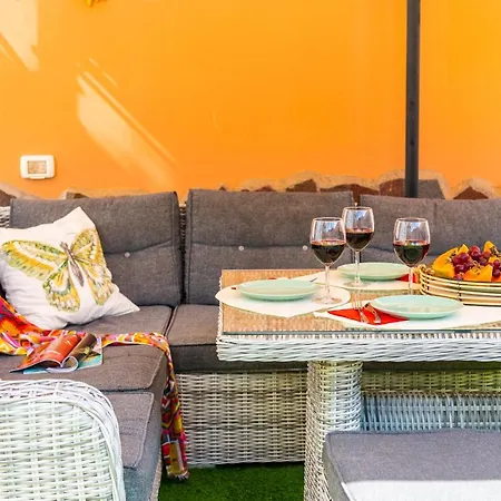 Melyna Private Heated Pool ヴィラ アデヘ