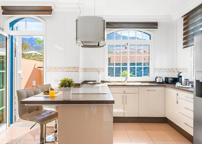 Melyna Private Heated Pool Villa