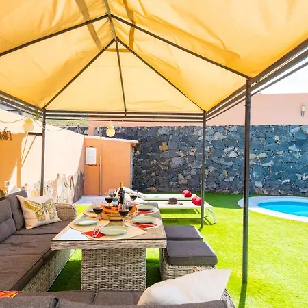 فيلة Melyna Private Heated Pool *
