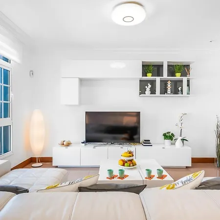 Melyna Private Heated Pool