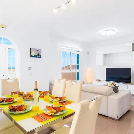 Melyna Private Heated Pool *