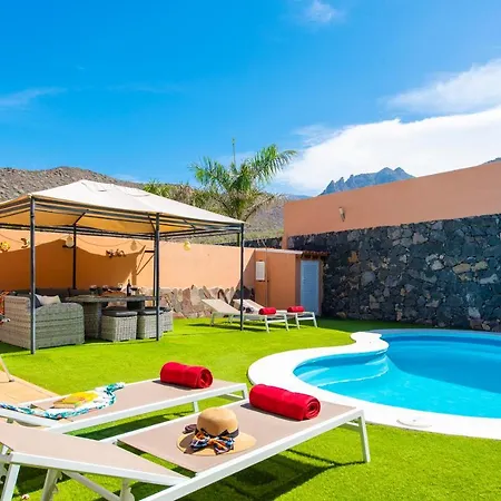 Melyna Private Heated Pool Villa