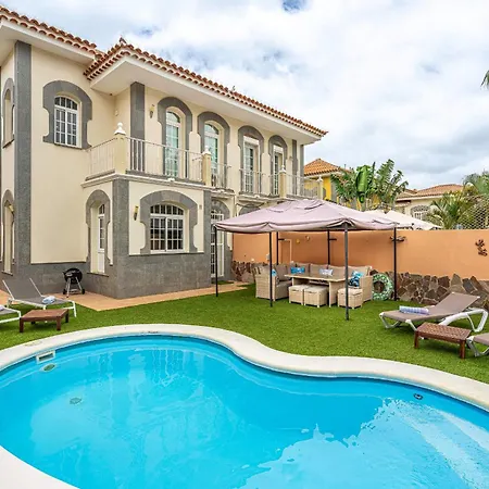 Vila Melyna Private Heated Pool *
