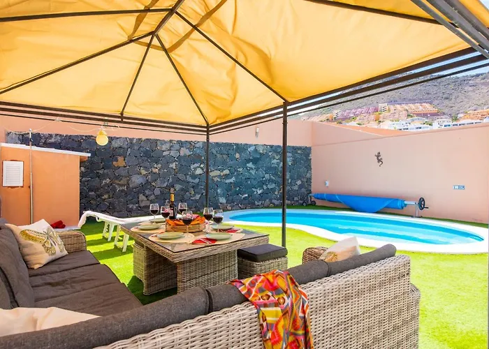 Melyna Private Heated Pool 阿德耶