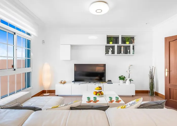 Melyna Private Heated Pool