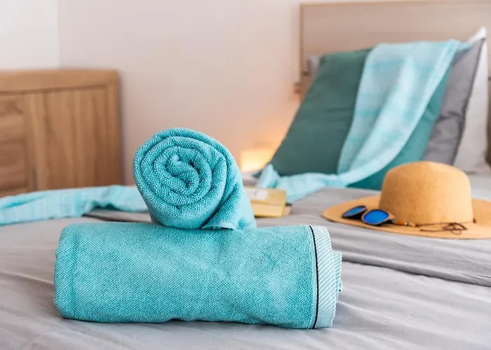 Melyna Private Heated Pool 阿德耶