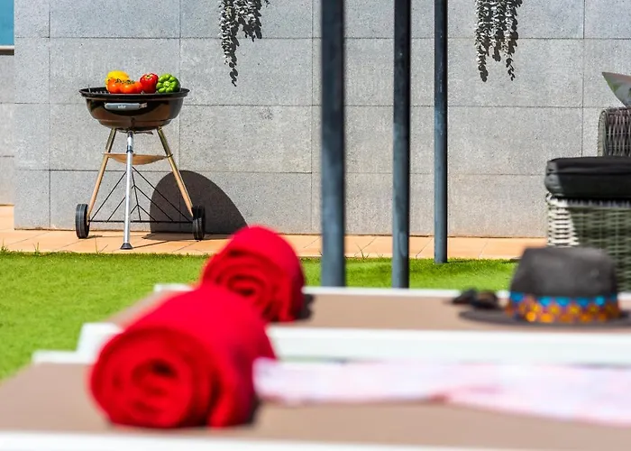 Melyna Private Heated Pool Willa *