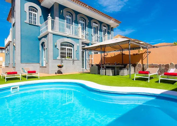 Melyna Private Heated Pool