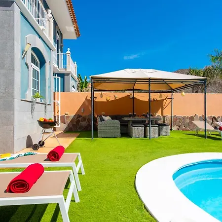 Melyna Private Heated Pool Вилла Адехе